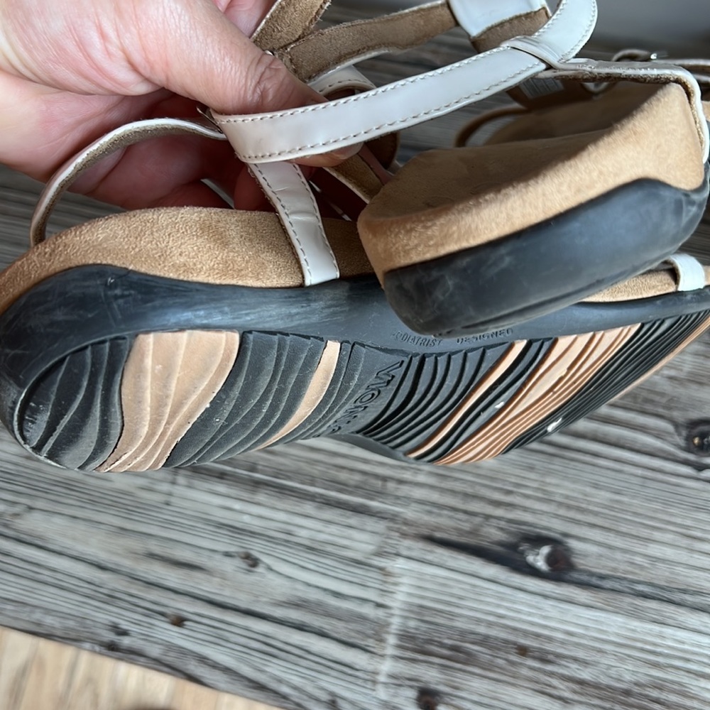 Vionic Sandals Size 10 Great Condition Like New - image 6